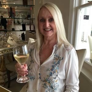 Meet your Posher, Twila